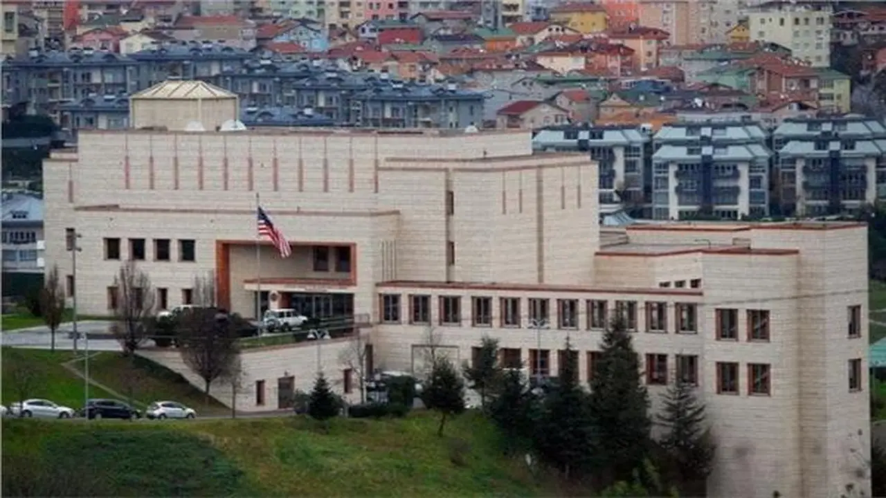 قرار جديد من السفارة الأمريكية في بيروت بشأن المواعيد والخدمات القنصلية